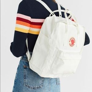 ISO Fjallraven Kanken Backpack in white🤍